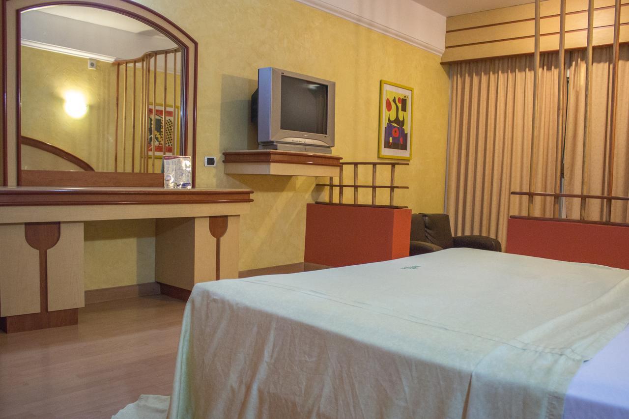 Autohotel Ilussion Córdoba Extérieur photo