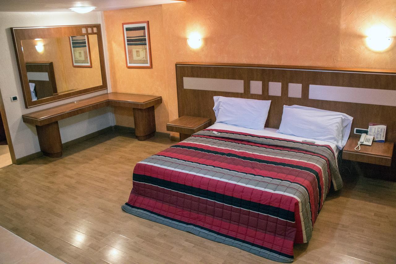 Autohotel Ilussion Córdoba Extérieur photo